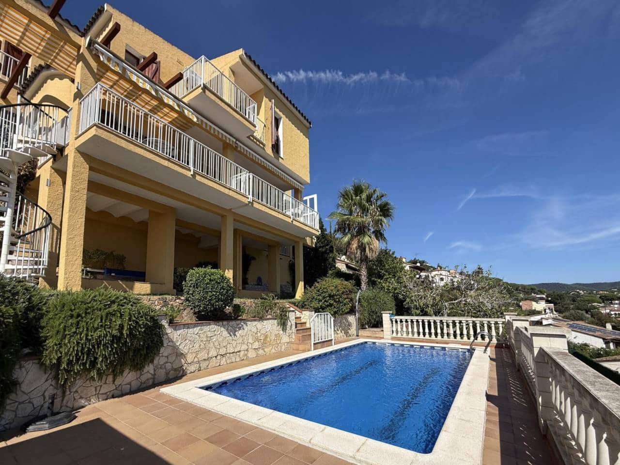 4 bedroom Villa for sale in Calonge i Sant Antoni with pool - € 480,000 (Ref: 9275707)