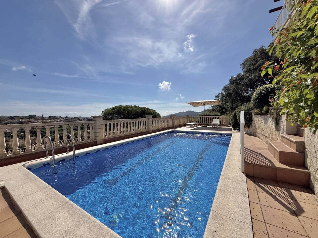 4 bedroom Villa for sale in Calonge i Sant Antoni with pool - € 480,000 (Ref: 9275707)