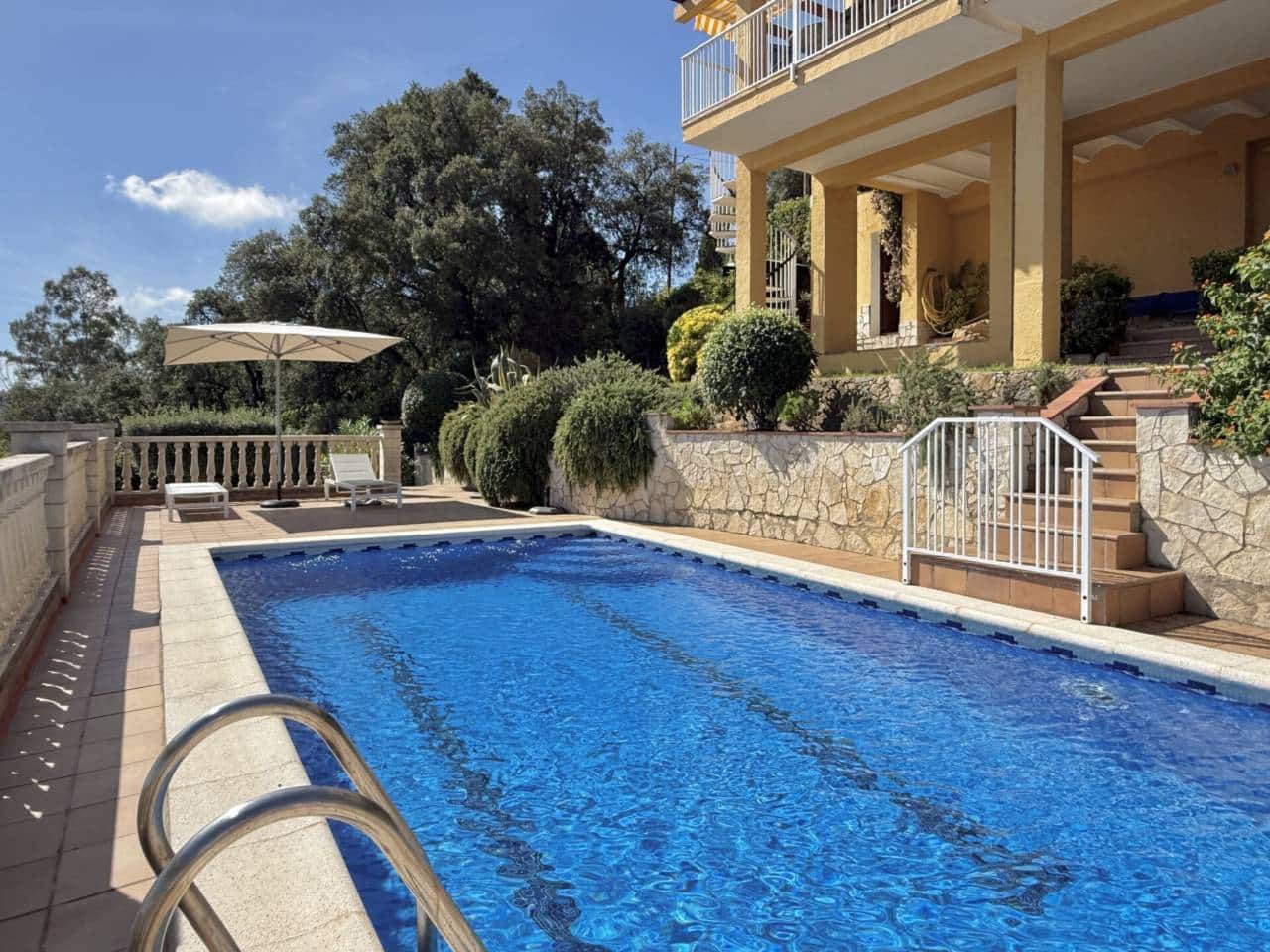 4 bedroom Villa for sale in Calonge i Sant Antoni with pool - € 480,000 (Ref: 9275707)