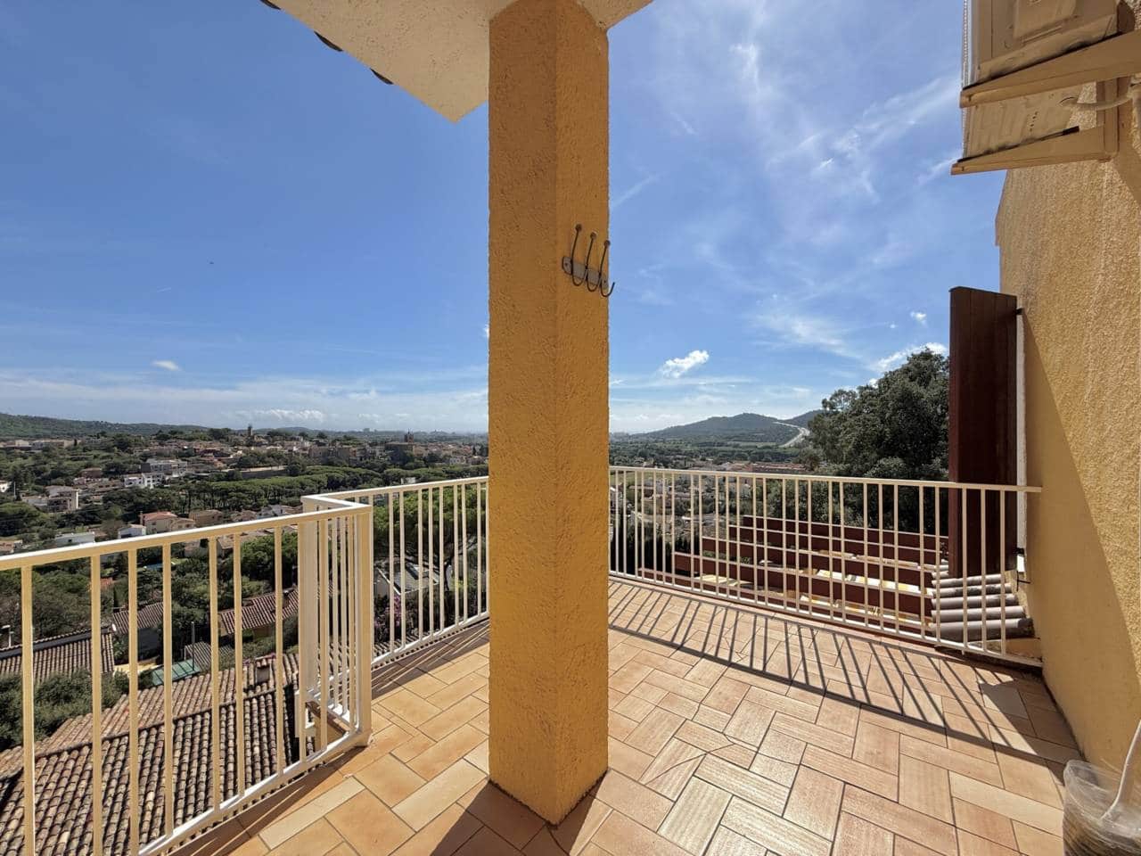 4 bedroom Villa for sale in Calonge i Sant Antoni with pool - € 480,000 (Ref: 9275707)