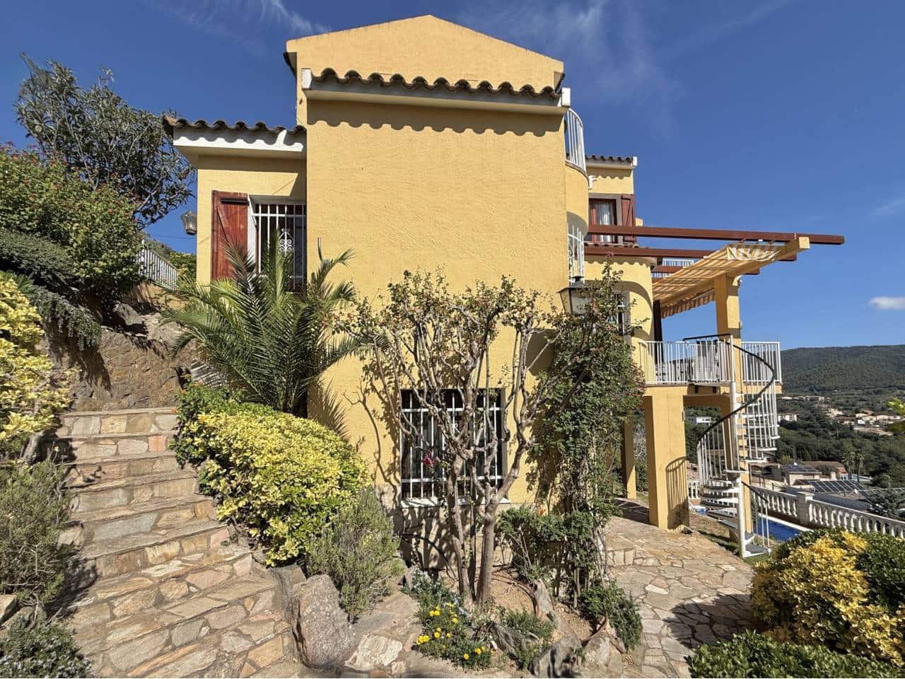 4 bedroom Villa for sale in Calonge i Sant Antoni with pool - € 480,000 (Ref: 9275707)