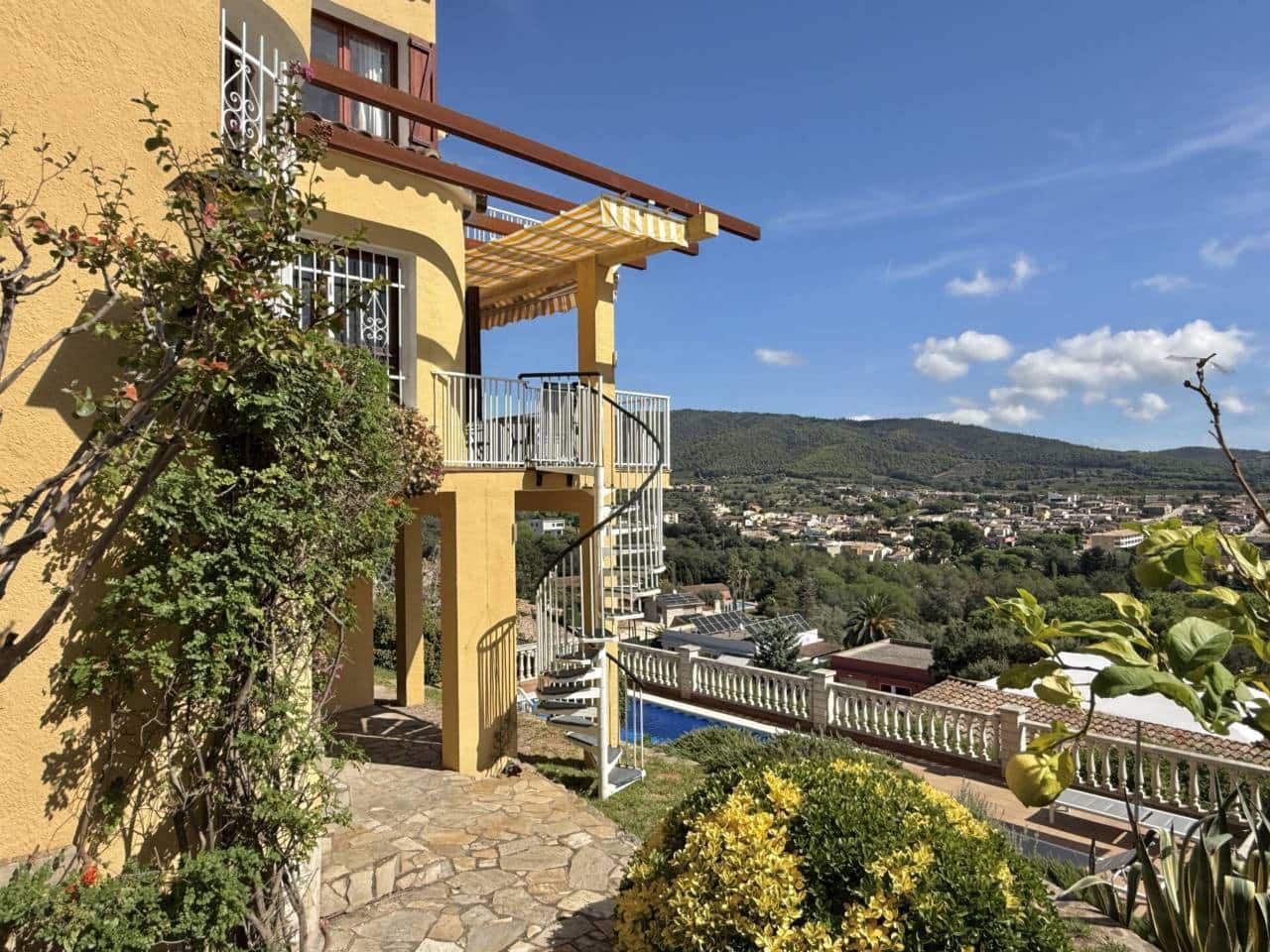 4 bedroom Villa for sale in Calonge i Sant Antoni with pool - € 480,000 (Ref: 9275707)