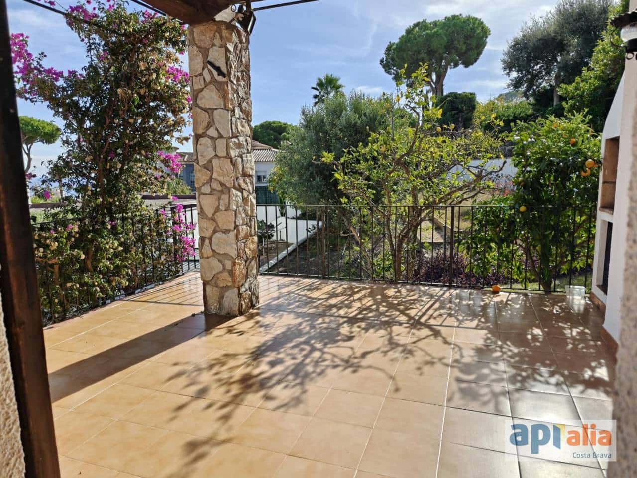 3 bedroom Villa for sale in Sant Antoni de Calonge with garage - € 500,000 (Ref: 9358938)