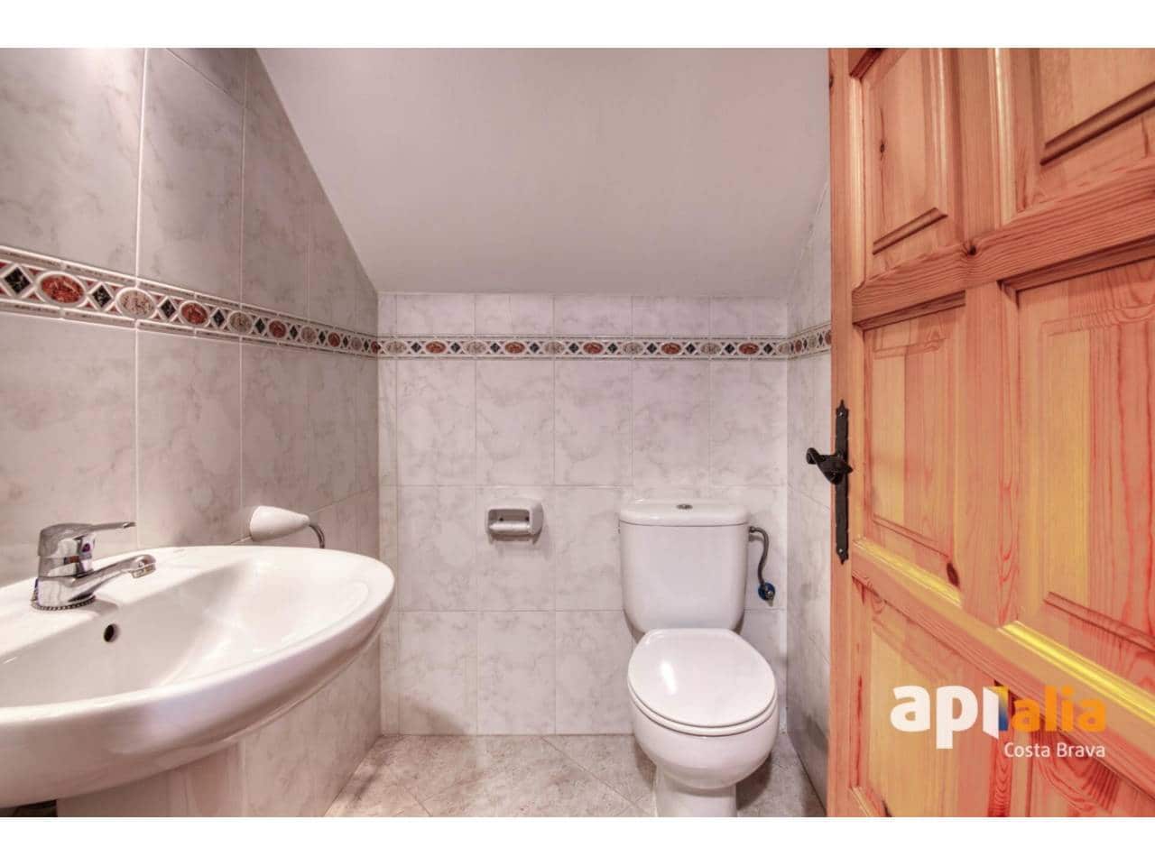 4 bedroom Villa for sale in Calonge i Sant Antoni with pool - € 675,000 (Ref: 9367024)