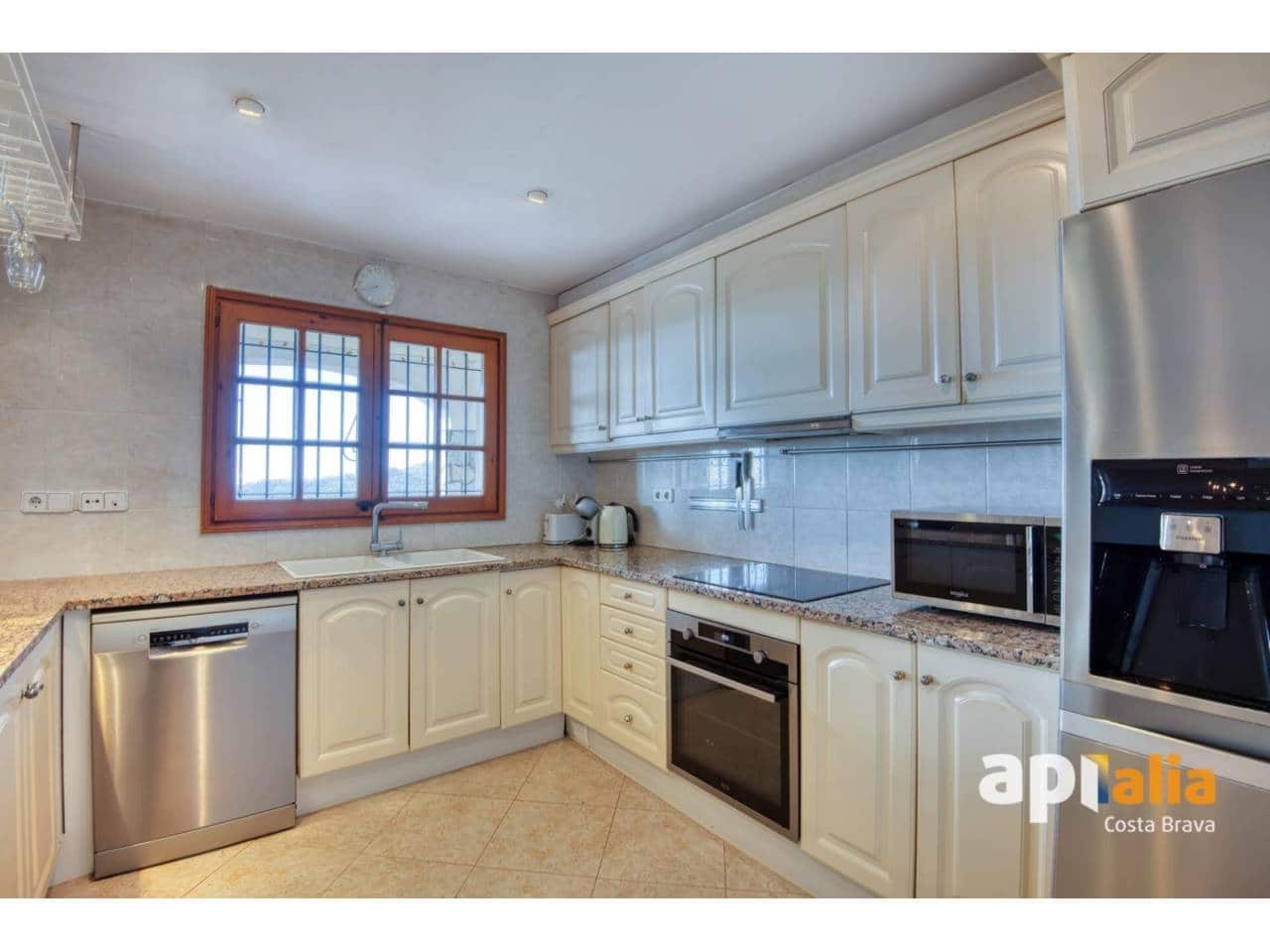 4 bedroom Villa for sale in Calonge i Sant Antoni with pool - € 675,000 (Ref: 9367024)