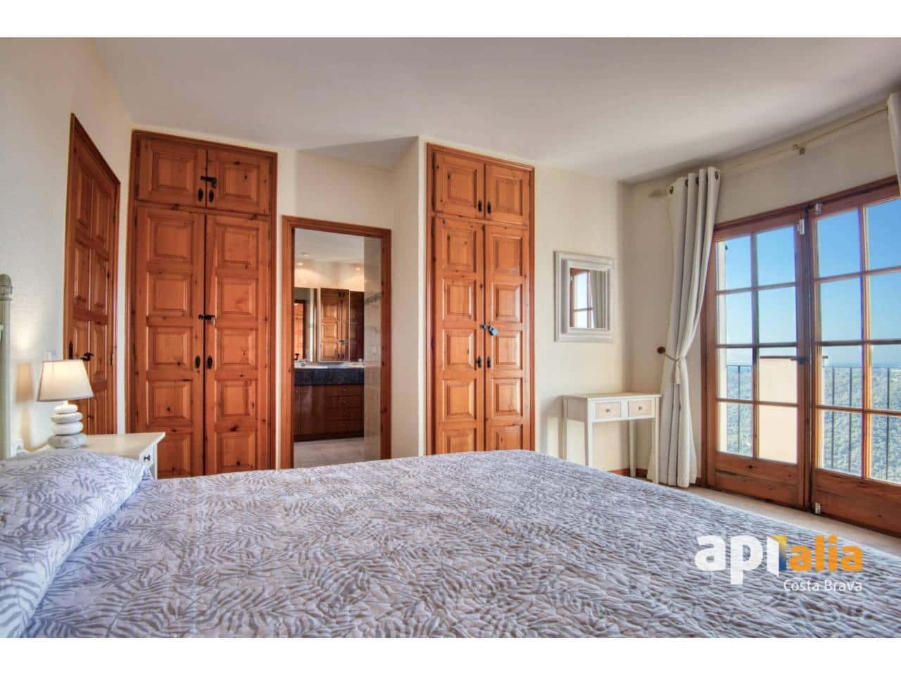 4 bedroom Villa for sale in Calonge i Sant Antoni with pool - € 675,000 (Ref: 9367024)