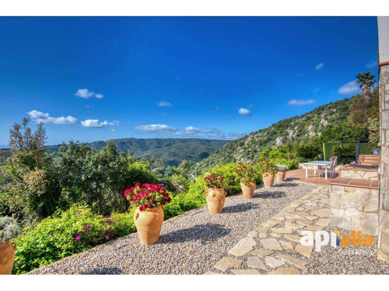 4 bedroom Villa for sale in Calonge i Sant Antoni with pool - € 675,000 (Ref: 9367024)