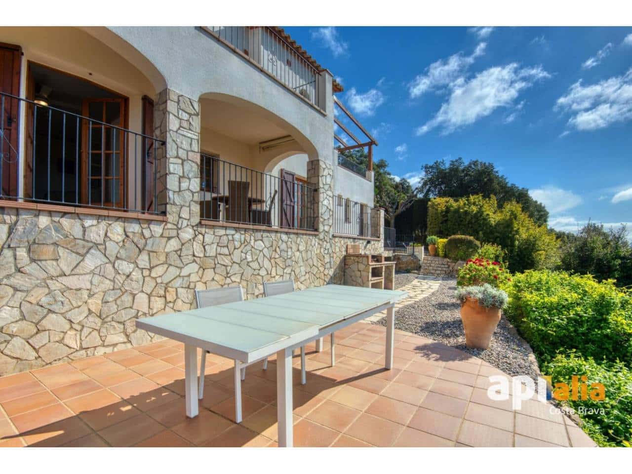4 bedroom Villa for sale in Calonge i Sant Antoni with pool - € 675,000 (Ref: 9367024)
