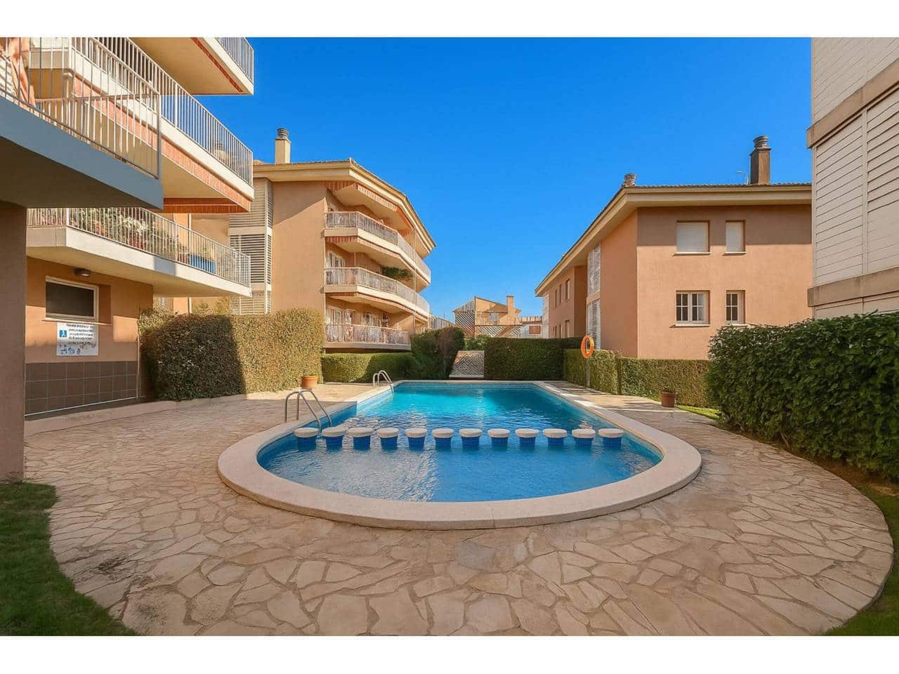 3 bedroom Flat for sale in Castell-Platja d'Aro - € 320,000 (Ref: 9395776)