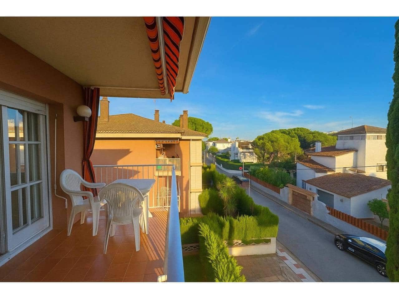 3 bedroom Flat for sale in Castell-Platja d'Aro - € 320,000 (Ref: 9395776)