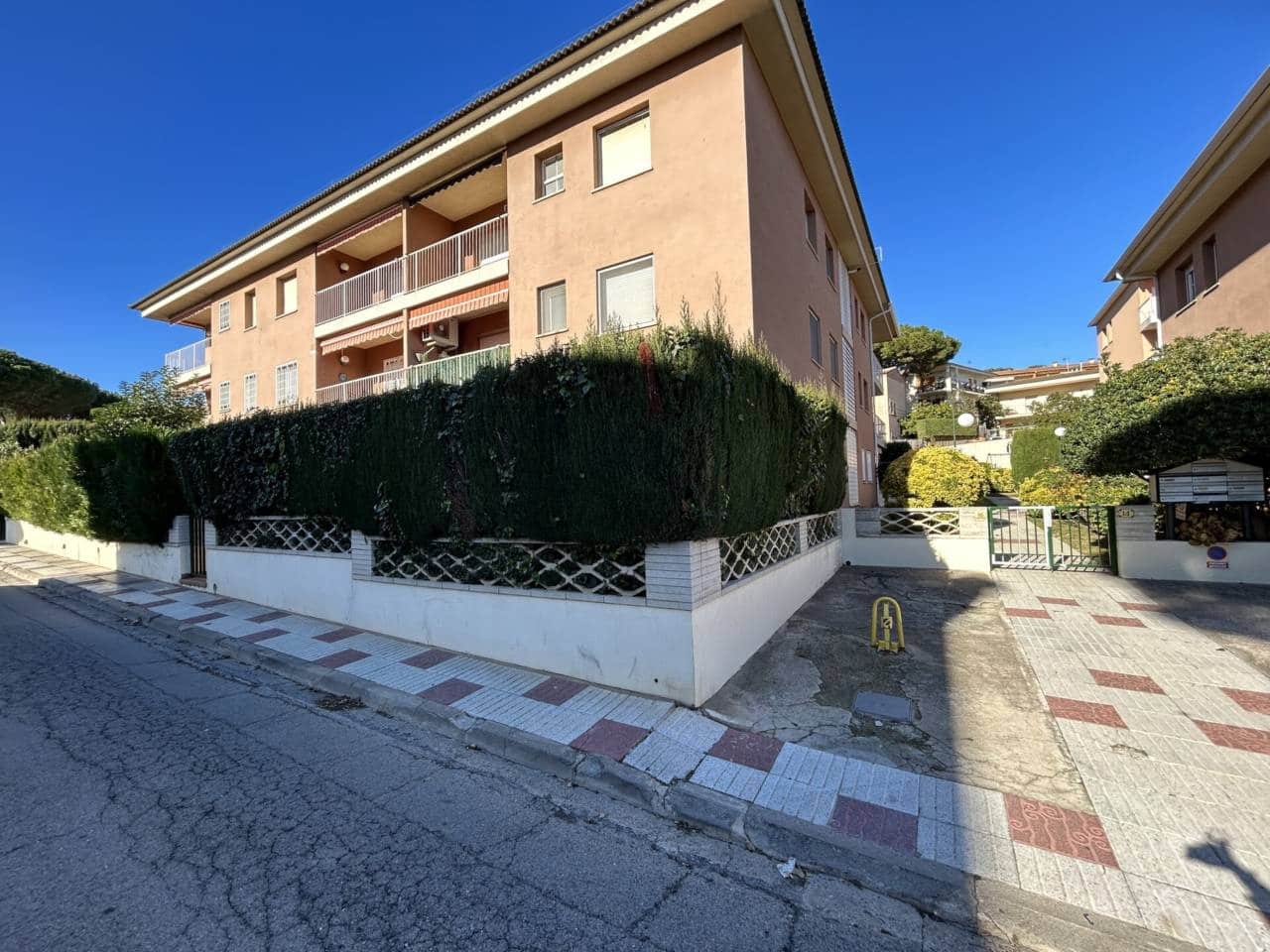 3 bedroom Flat for sale in Castell-Platja d'Aro - € 320,000 (Ref: 9395776)