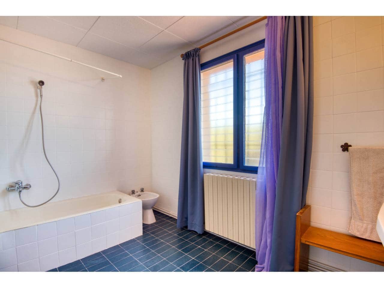 4 sypialnia Willa na sprzedaż w Castell-Platja d'Aro z basenem garażem - 850 000 € (Ref: 9403182)