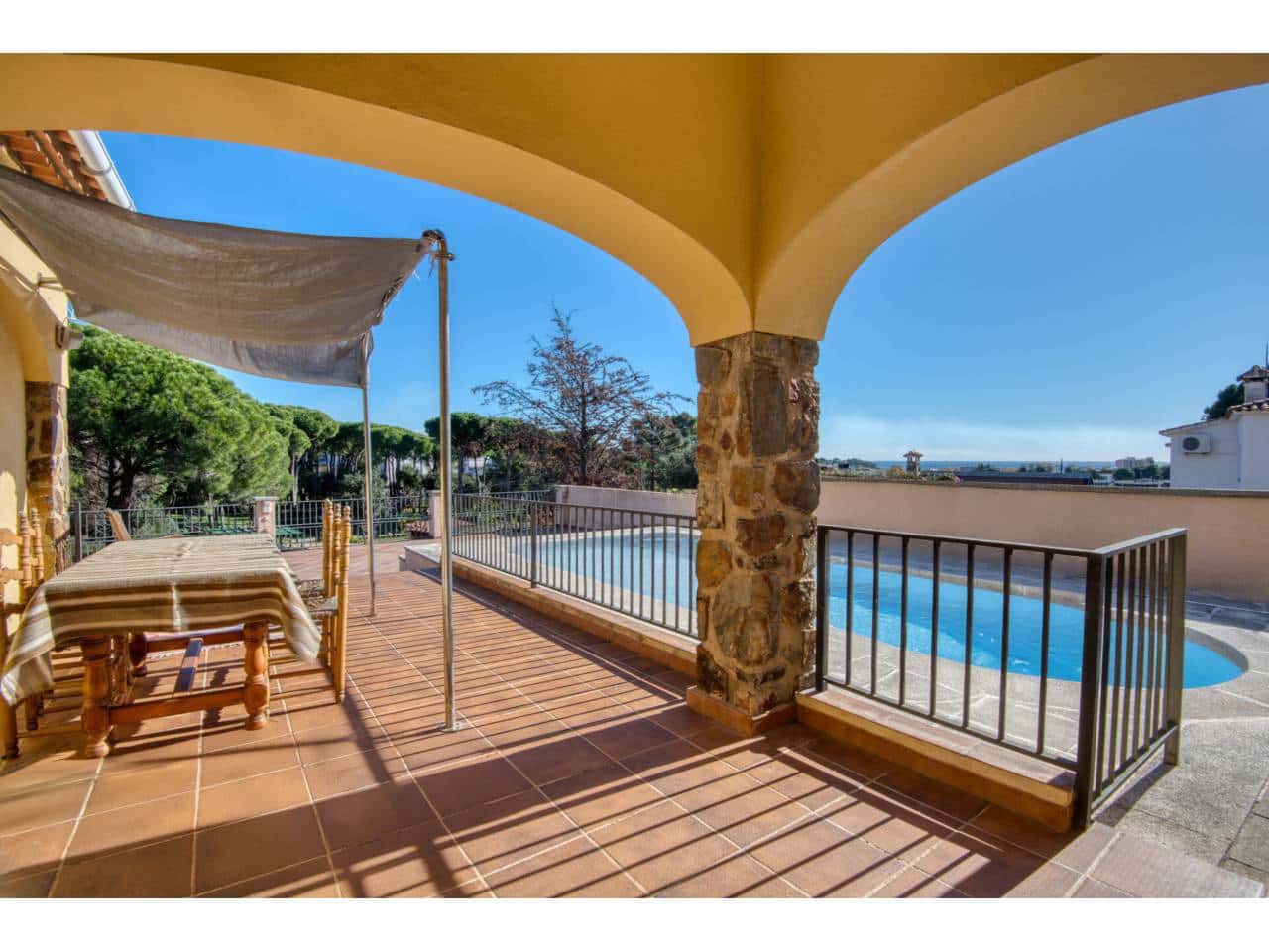 4 sypialnia Willa na sprzedaż w Castell-Platja d'Aro z basenem garażem - 850 000 € (Ref: 9403182)