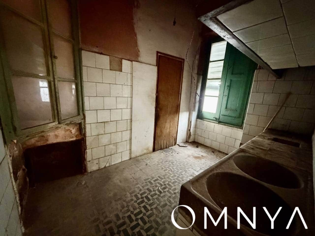 9 bedroom Apartment for sale in Sant Feliu de Guixols - € 300,000 (Ref: 9419590)