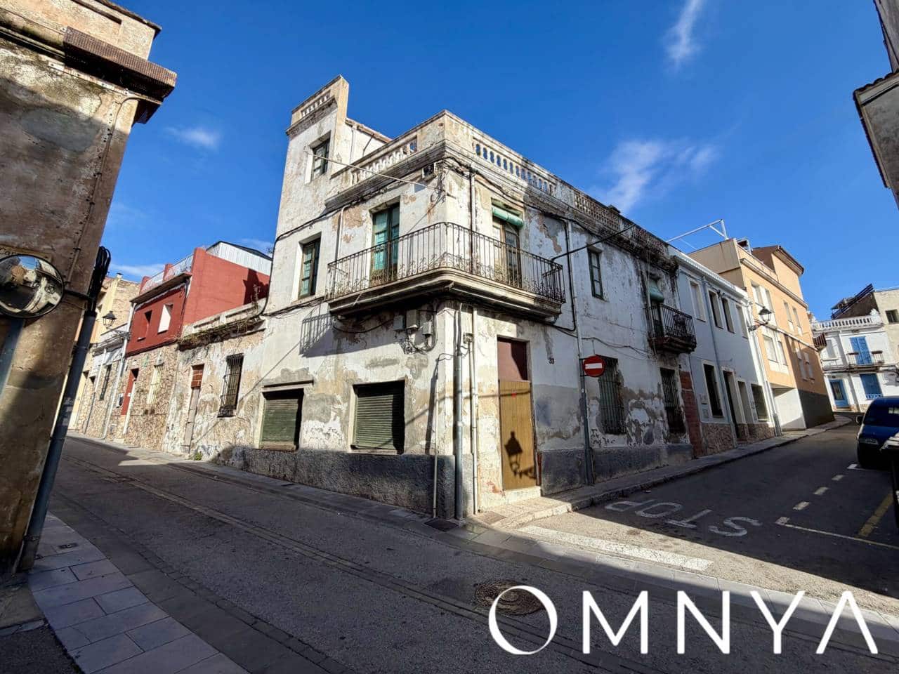 9 bedroom Apartment for sale in Sant Feliu de Guixols - € 300,000 (Ref: 9419590)