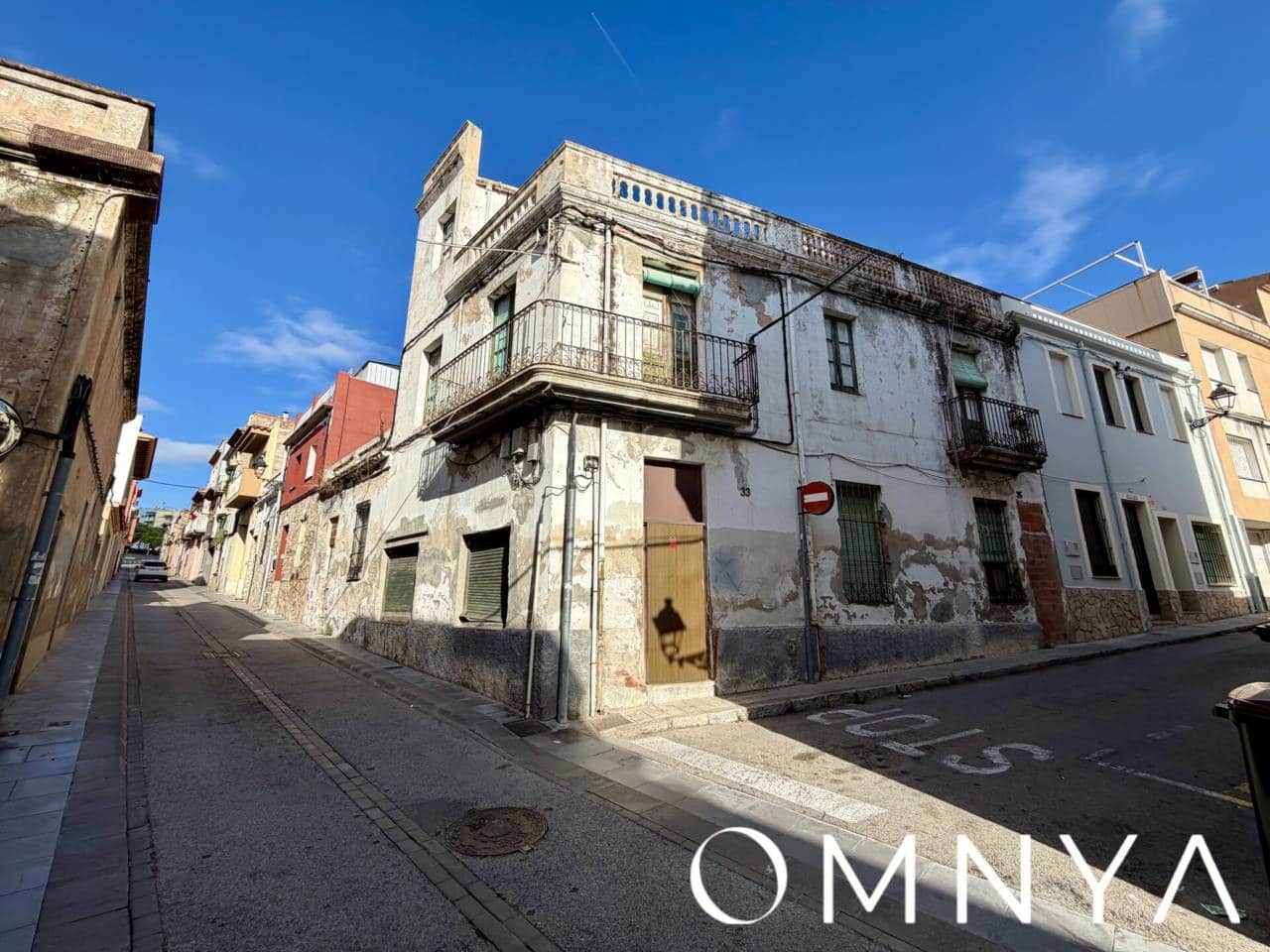 9 bedroom Apartment for sale in Sant Feliu de Guixols - € 300,000 (Ref: 9419590)