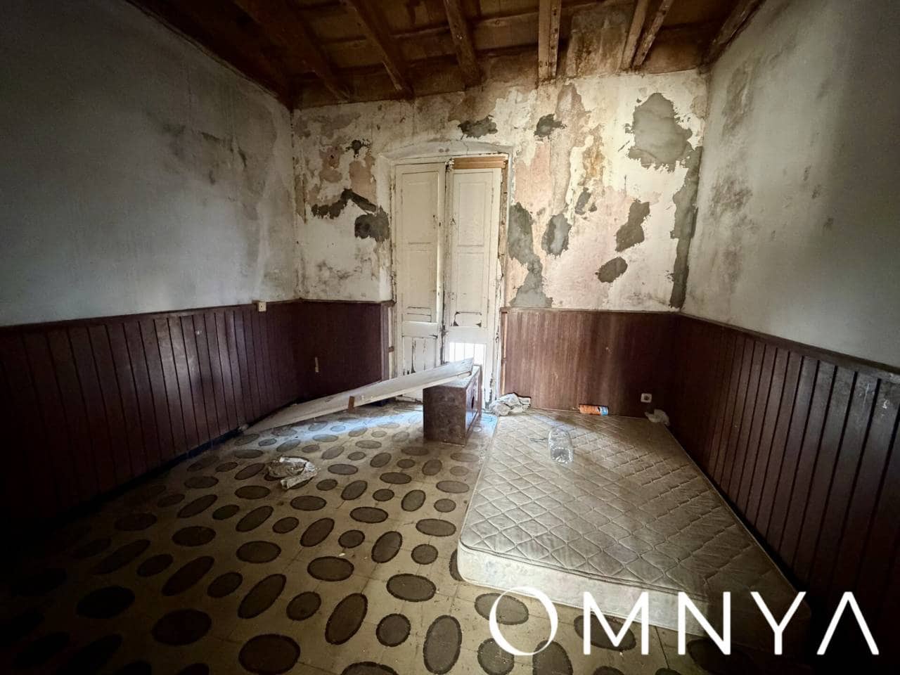 9 bedroom Apartment for sale in Sant Feliu de Guixols - € 300,000 (Ref: 9419590)