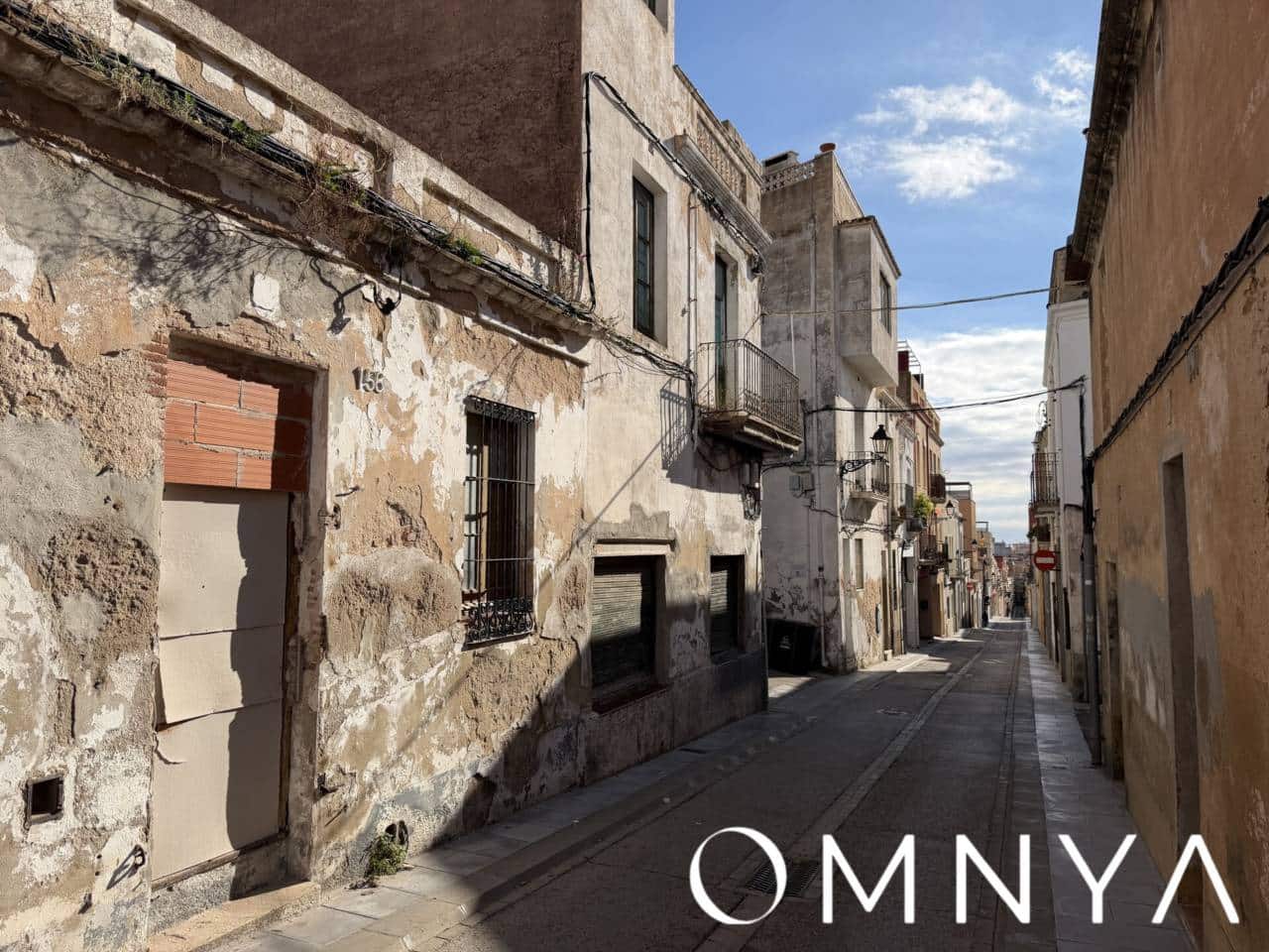 9 bedroom Apartment for sale in Sant Feliu de Guixols - € 300,000 (Ref: 9419590)