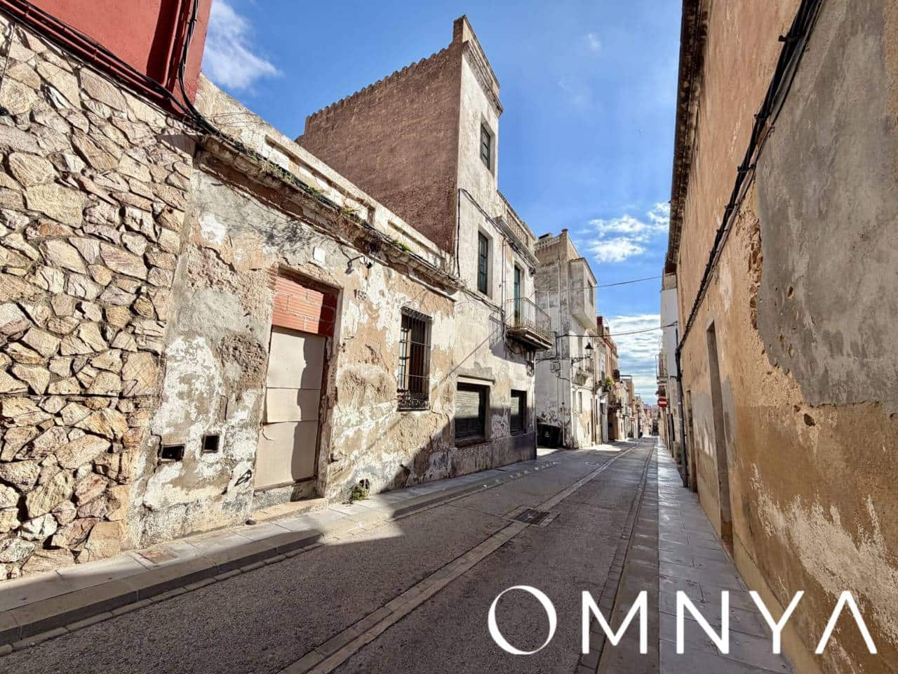 9 bedroom Apartment for sale in Sant Feliu de Guixols - € 300,000 (Ref: 9419590)