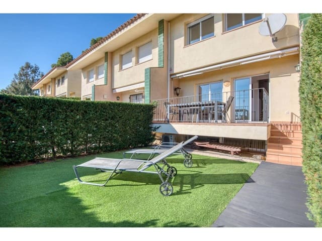 3 soveværelse Byhus til salg i Sant Feliu de Guíxols med swimmingpool - € 530.000 (Ref: 9445885)