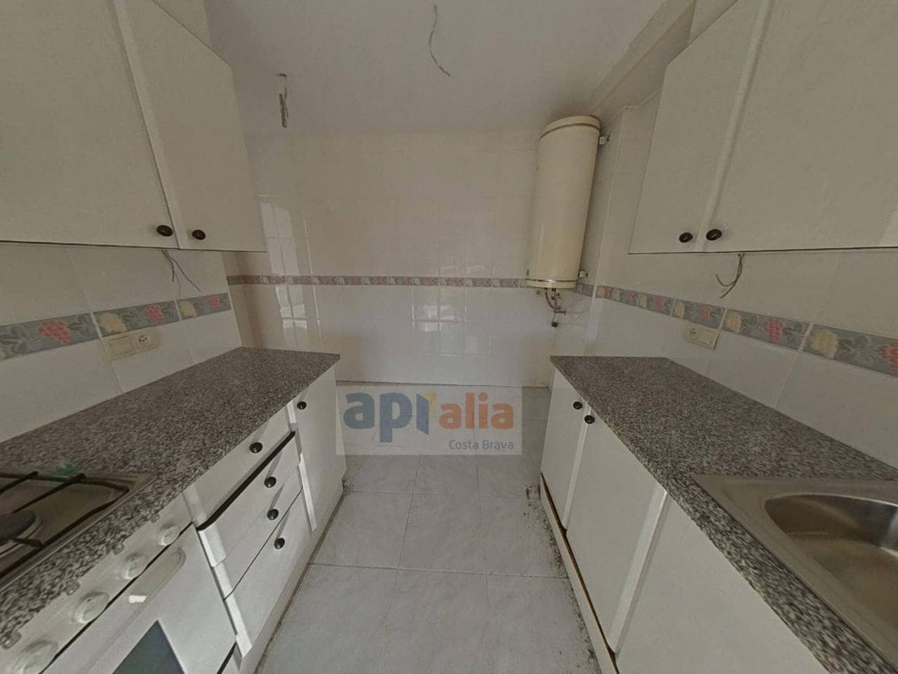 Piso de 4 habitaciones en Palamós en venta - 299.000 € (Ref: 9468012)
