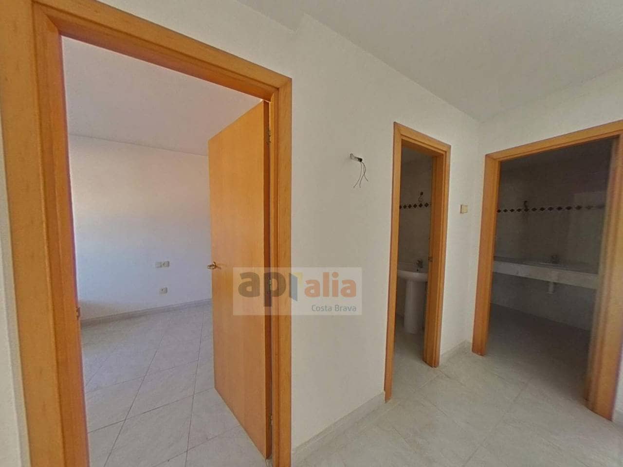 Piso de 4 habitaciones en Palamós en venta - 299.000 € (Ref: 9468012)