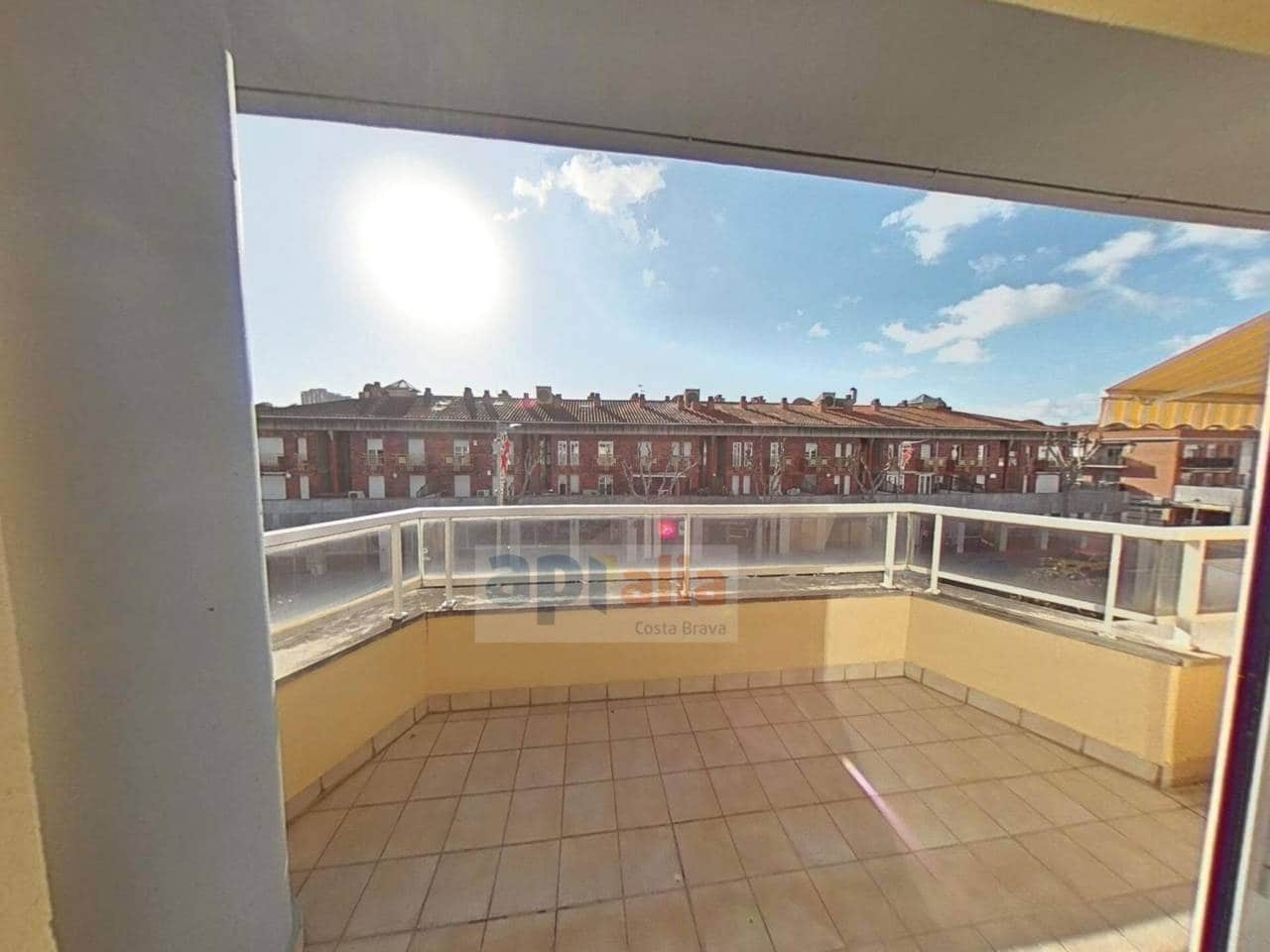 Piso de 4 habitaciones en Palamós en venta - 299.000 € (Ref: 9468012)