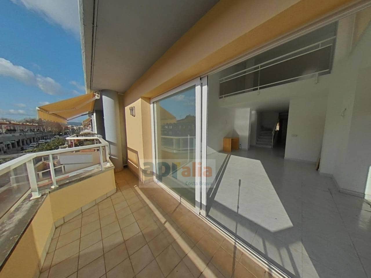 Piso de 4 habitaciones en Palamós en venta - 299.000 € (Ref: 9468012)
