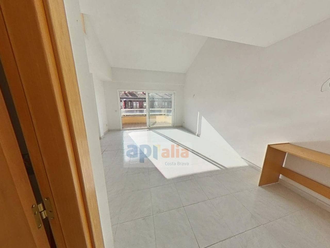 Piso de 4 habitaciones en Palamós en venta - 299.000 € (Ref: 9468012)