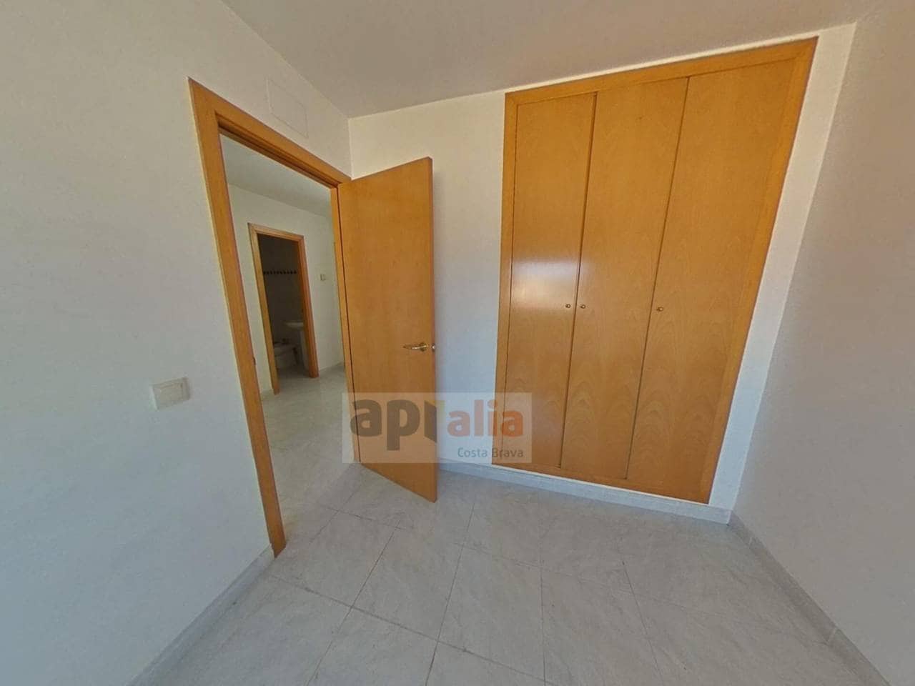Piso de 4 habitaciones en Palamós en venta - 299.000 € (Ref: 9468012)