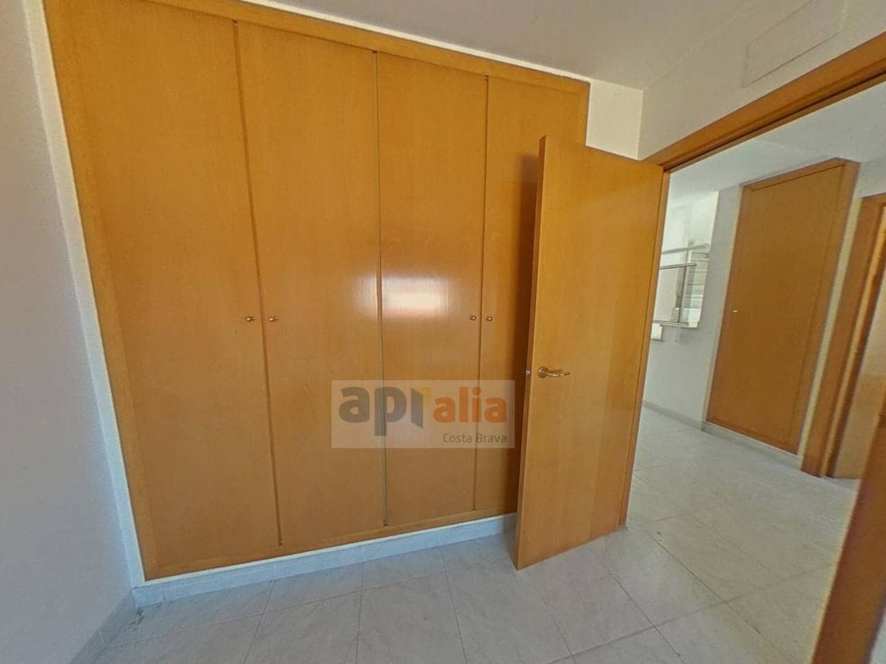 Piso de 4 habitaciones en Palamós en venta - 299.000 € (Ref: 9468012)