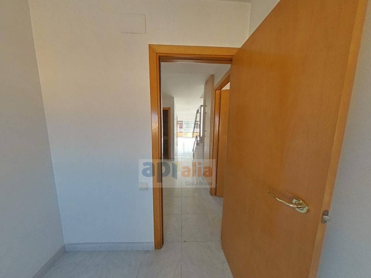 Piso de 4 habitaciones en Palamós en venta - 299.000 € (Ref: 9468012)