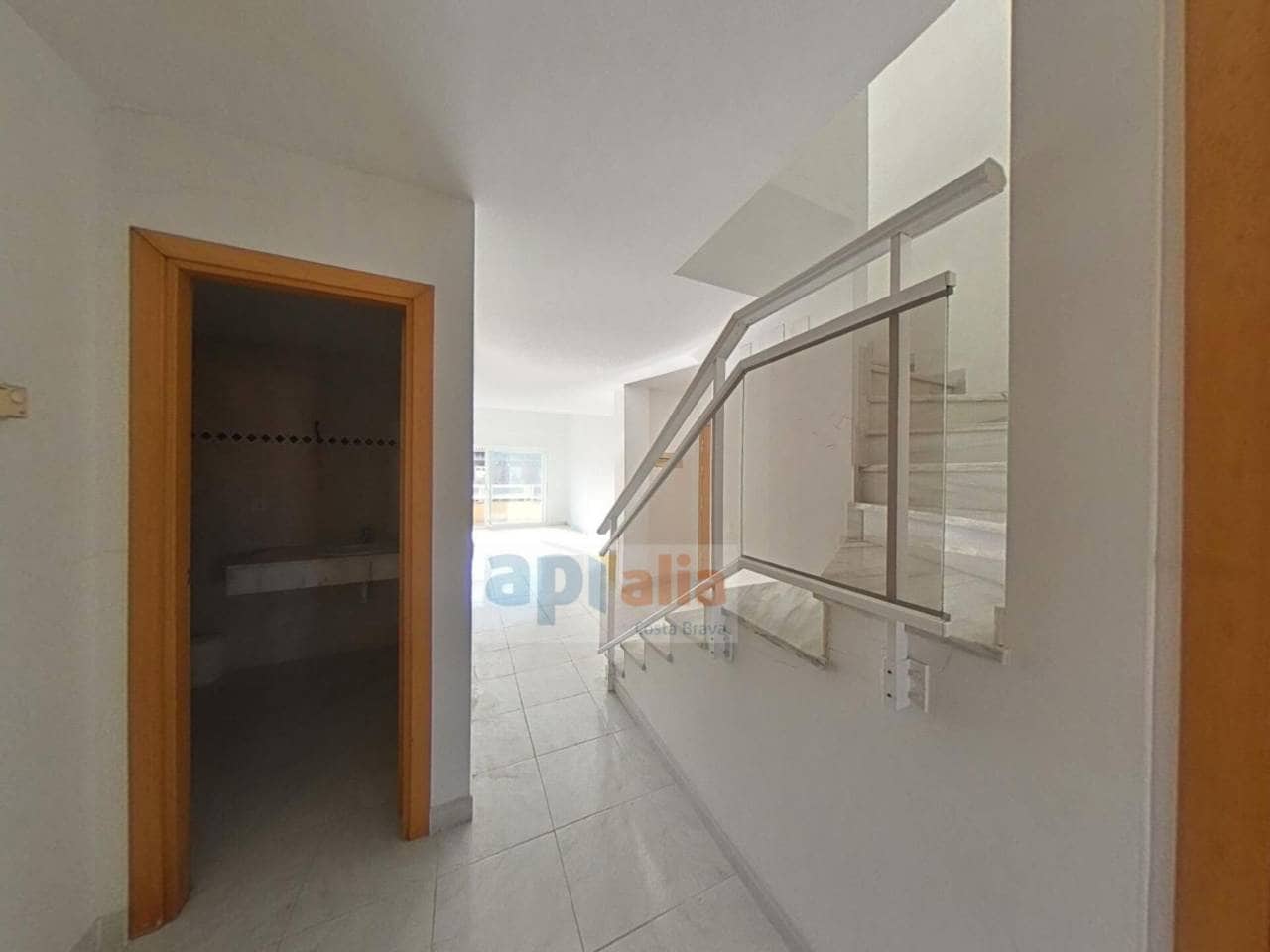 Piso de 4 habitaciones en Palamós en venta - 299.000 € (Ref: 9468012)