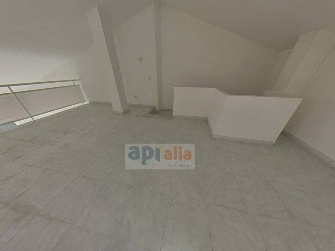 Piso de 4 habitaciones en Palamós en venta - 299.000 € (Ref: 9468012)