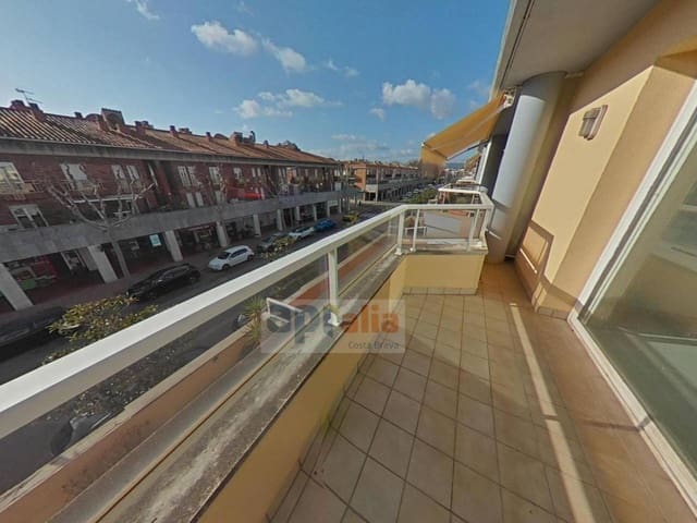 Piso de 4 habitaciones en Palamós en venta - 299.000 € (Ref: 9468012)