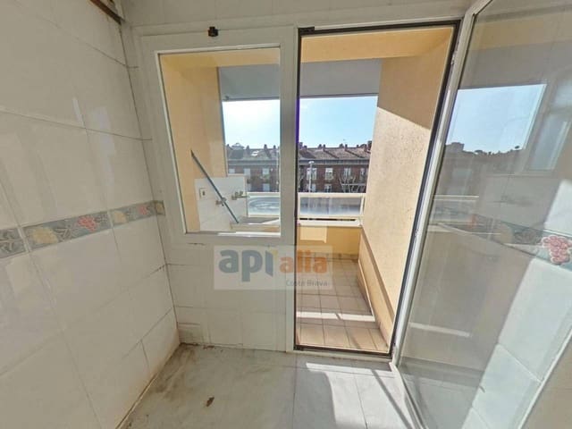 Piso de 4 habitaciones en Palamós en venta - 299.000 € (Ref: 9468012)