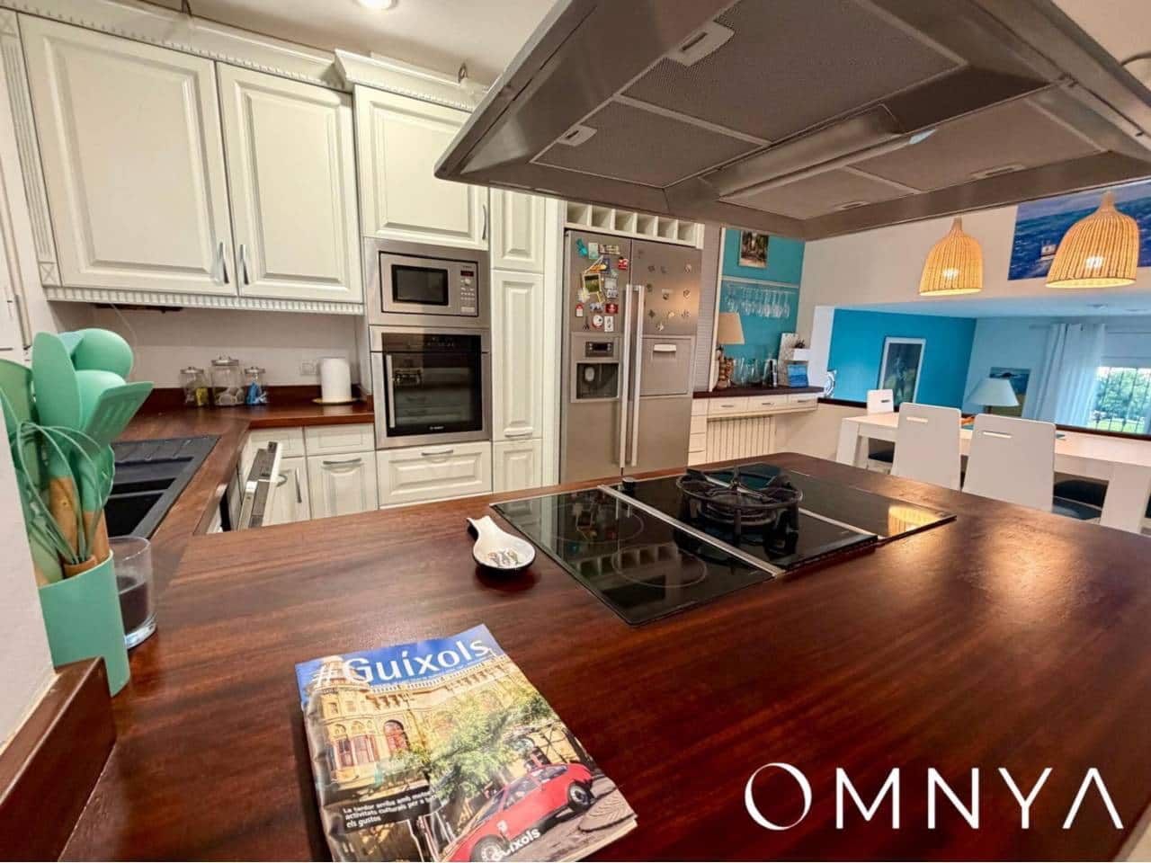 4 soveværelse Byhus til salg i Sant Feliu de Guixols med garage - € 530.000 (Ref: 9485047)