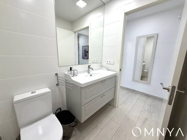 2 makuuhuone Asunto myytävänä paikassa Sant Feliu de Guíxols mukana uima-altaan 
autotalli - 350 000 € (Ref: 9494233)