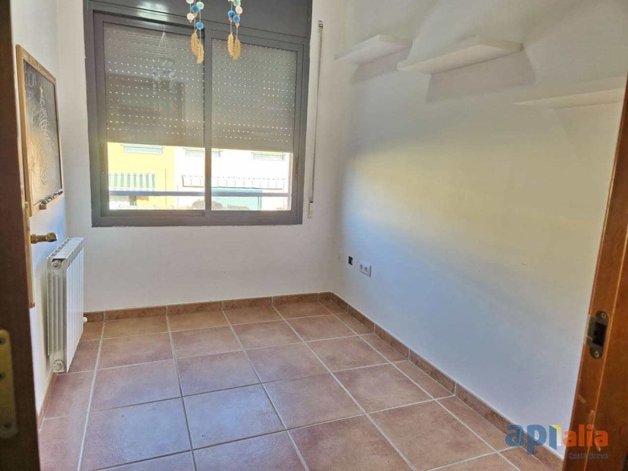 4 bedroom Townhouse for sale in Vall-llobrega - € 350,000 (Ref: 9494305)