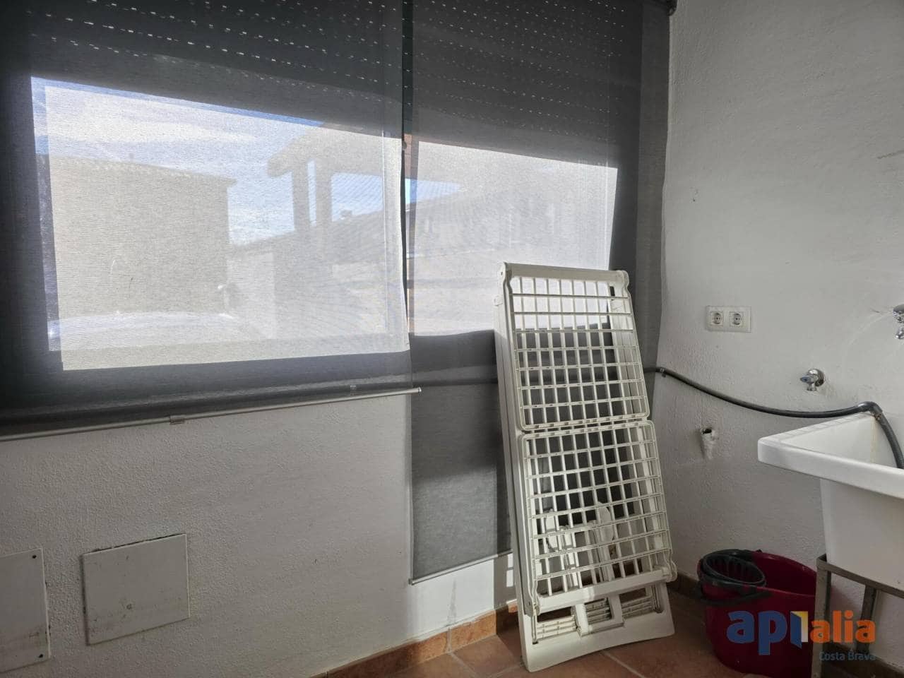 4 bedroom Townhouse for sale in Vall-llobrega - € 350,000 (Ref: 9494305)