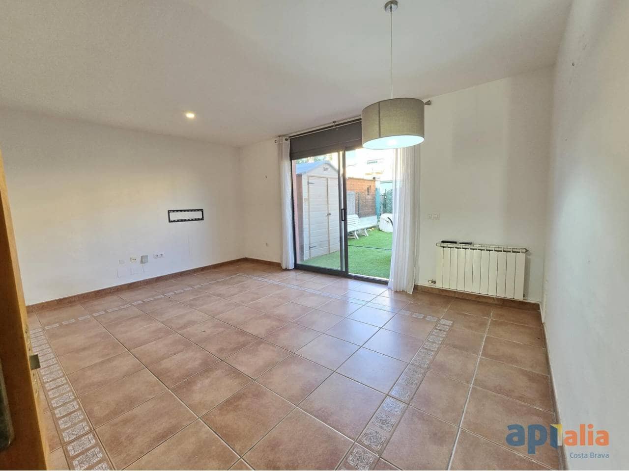 4 bedroom Townhouse for sale in Vall-llobrega - € 350,000 (Ref: 9494305)