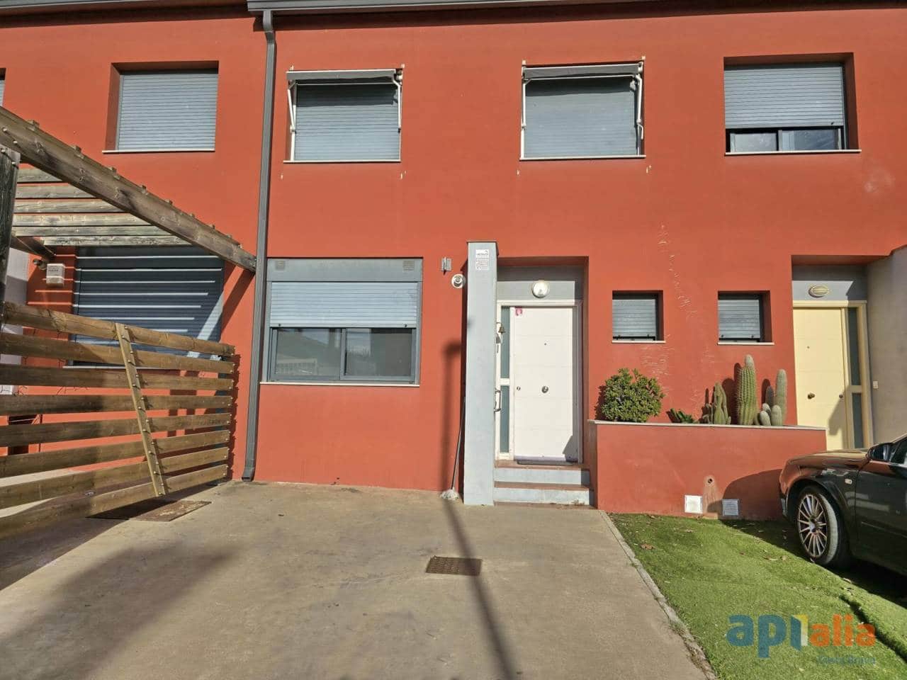 4 bedroom Townhouse for sale in Vall-llobrega - € 350,000 (Ref: 9494305)