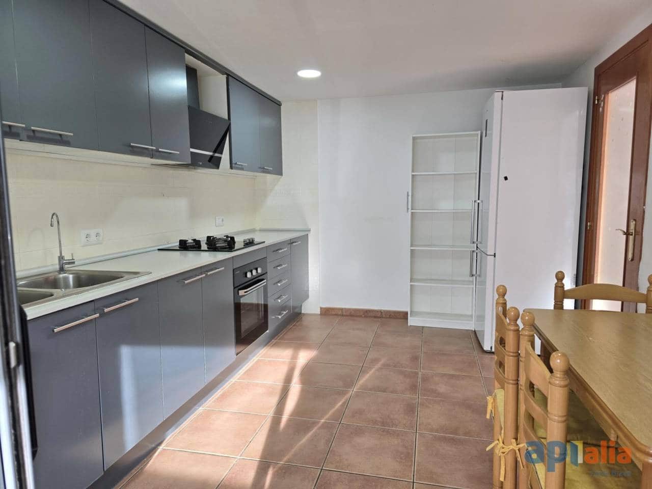 4 bedroom Townhouse for sale in Vall-llobrega - € 350,000 (Ref: 9494305)