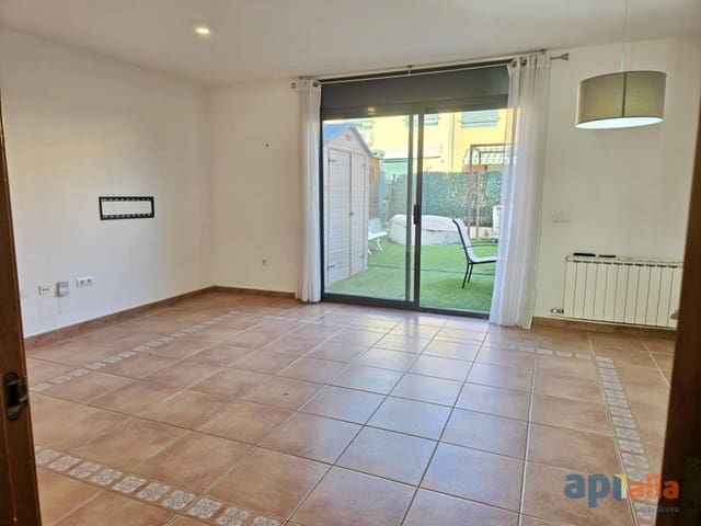 4 bedroom Townhouse for sale in Vall-llobrega - € 350,000 (Ref: 9494305)
