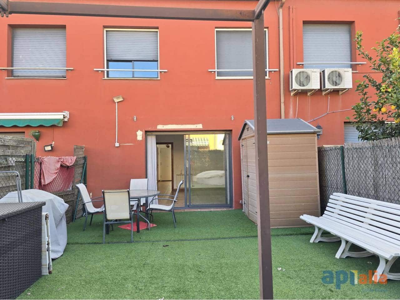 4 bedroom Townhouse for sale in Vall-llobrega - € 350,000 (Ref: 9494305)