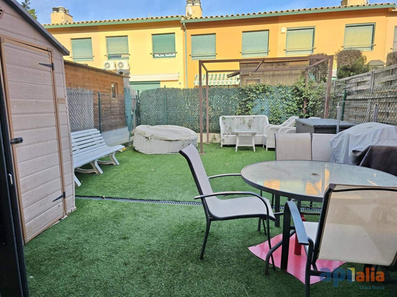 4 bedroom Townhouse for sale in Vall-llobrega - € 350,000 (Ref: 9494305)