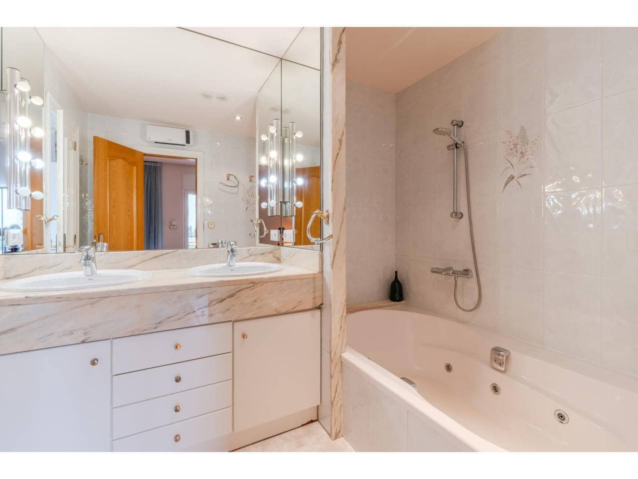 4 bedroom Villa for sale in Roses - € 598,000 (Ref: 9503700)