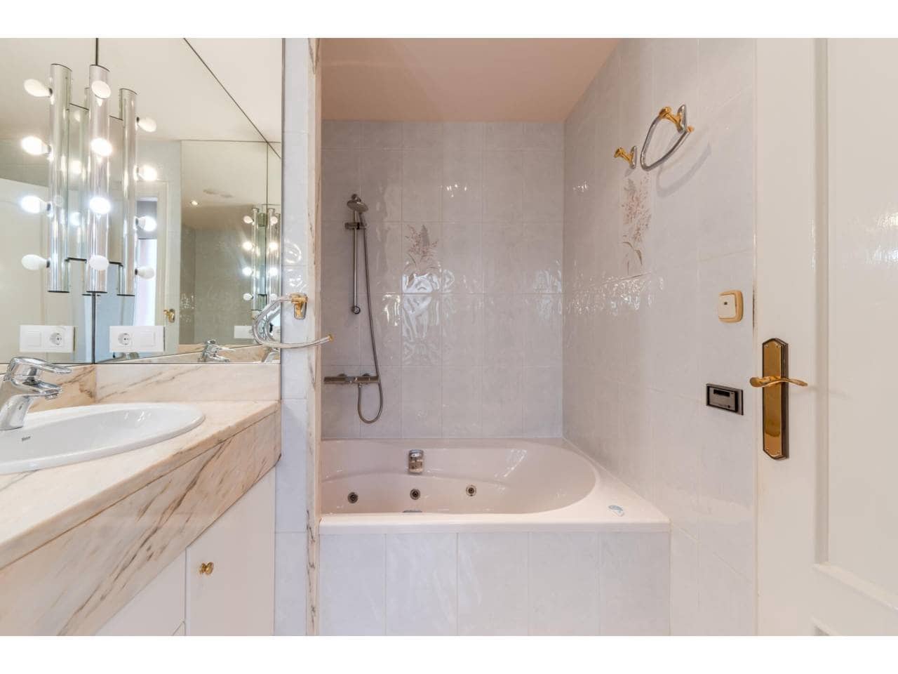 4 bedroom Villa for sale in Roses - € 598,000 (Ref: 9503700)