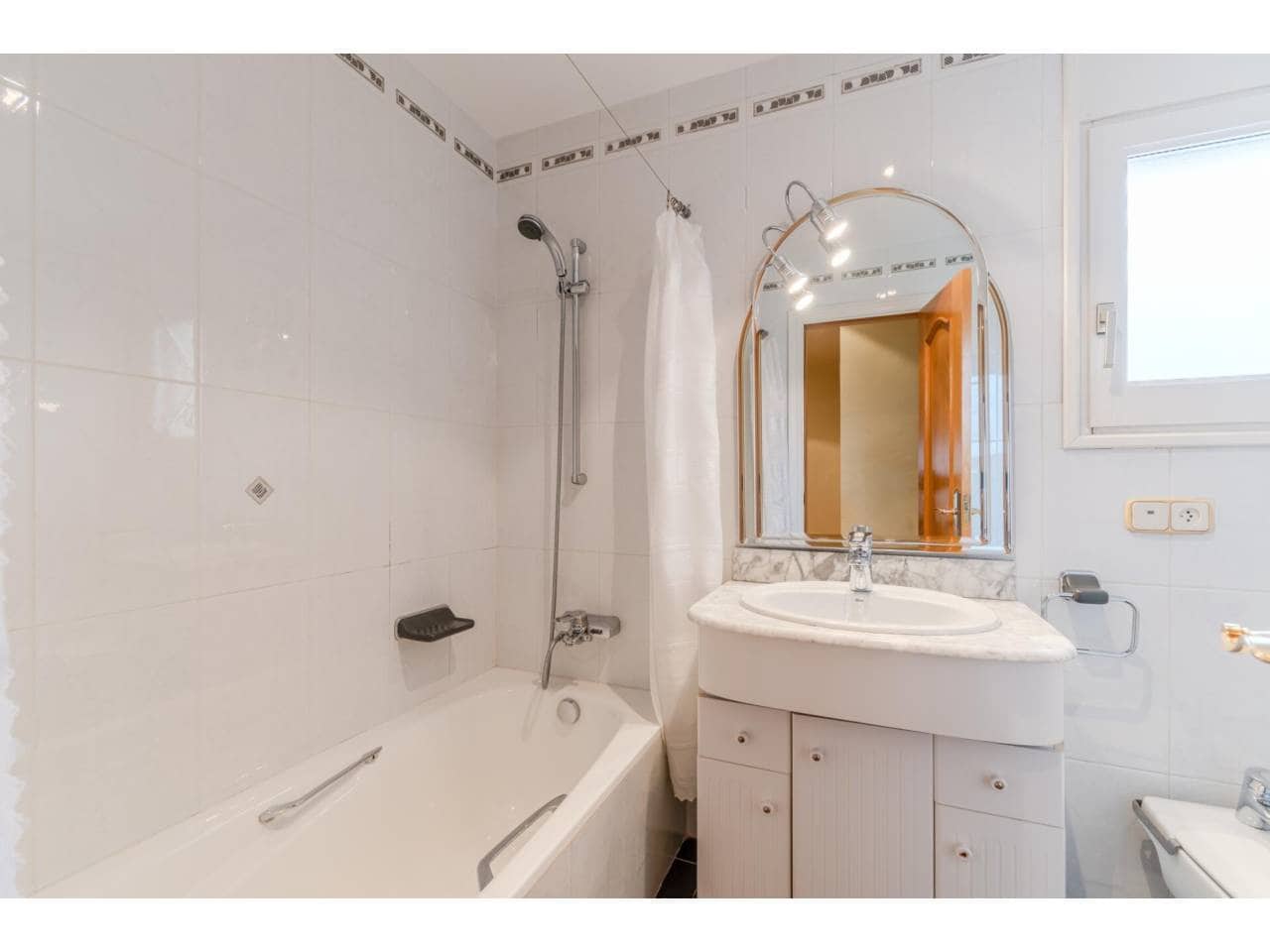 4 bedroom Villa for sale in Roses - € 598,000 (Ref: 9503700)