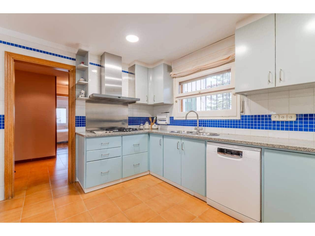 4 bedroom Villa for sale in Roses - € 598,000 (Ref: 9503700)